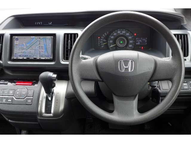 2010 Honda Stepwgn – thumbnail 2