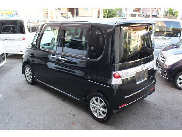 2011 Daihatsu Tanto – thumbnail 3