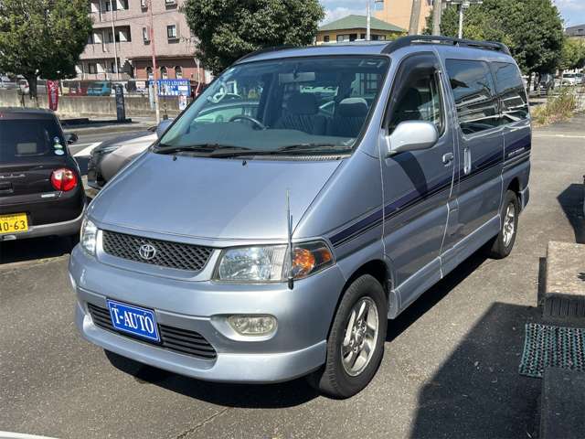 1997 Toyota Hiace Regius – thumbnail 2
