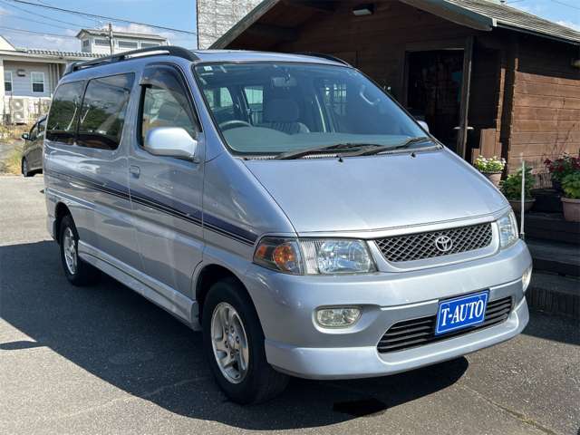 1997 Toyota Hiace Regius – thumbnail 4