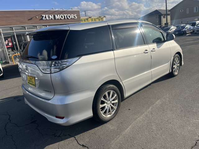 2009 Toyota Estima – thumbnail 4