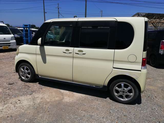 2009 Daihatsu Tanto – thumbnail 2