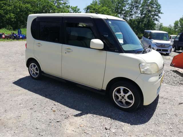 2009 Daihatsu Tanto – thumbnail 3