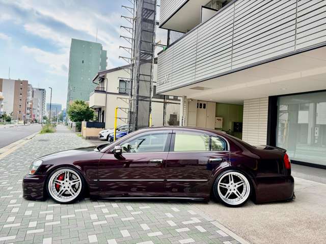 2001 Nissan Cima – thumbnail 3