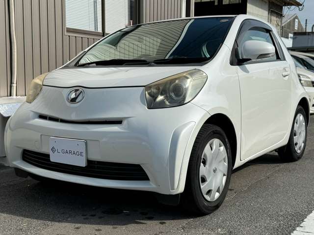 2010 Toyota iQ – thumbnail 4