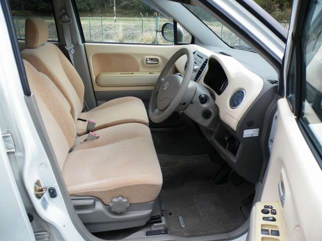 2006 Nissan Moco – thumbnail 4