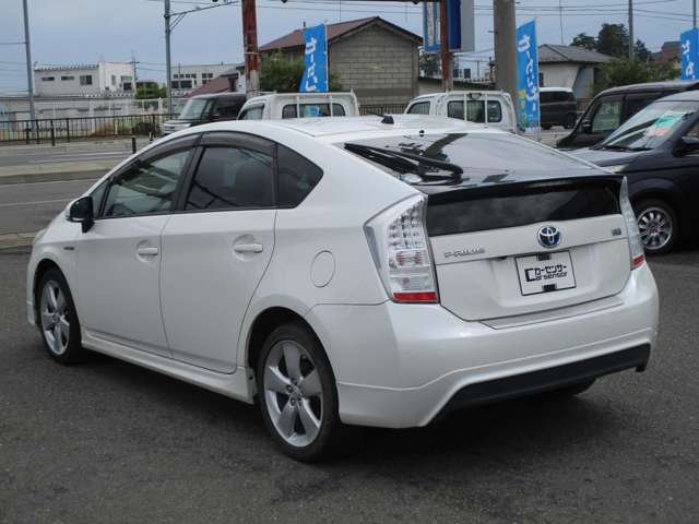2010 Toyota Prius – thumbnail 4