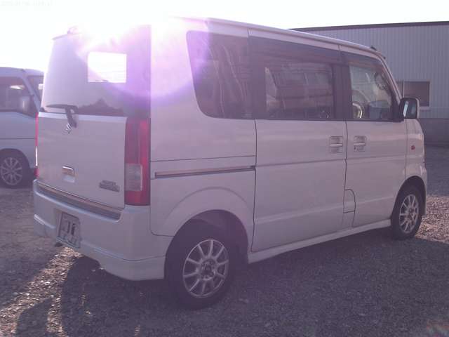 2009 Suzuki Every Wagon – thumbnail 3