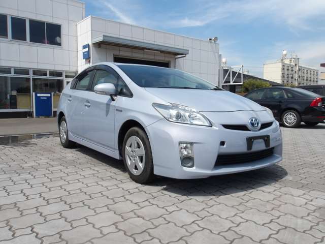 2010 Toyota Prius – thumbnail 3
