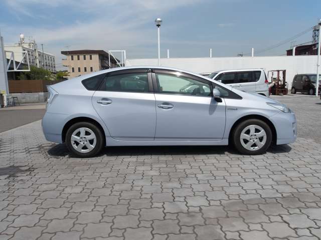 2010 Toyota Prius – thumbnail 4
