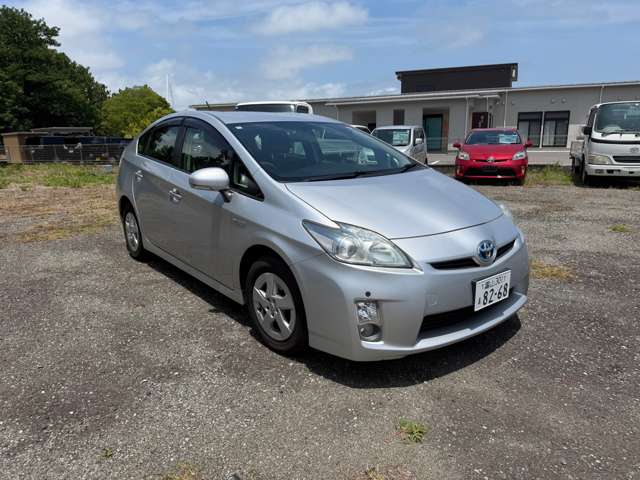 2010 Toyota Prius – thumbnail 3