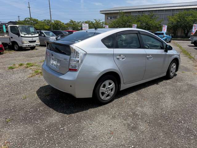 2010 Toyota Prius – thumbnail 4