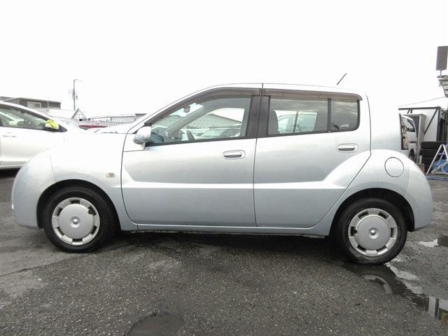 2005 Toyota WiLL – thumbnail 4