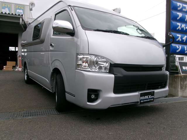 2009 Toyota Hiace – thumbnail 2