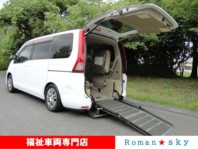 2009 Nissan Serena