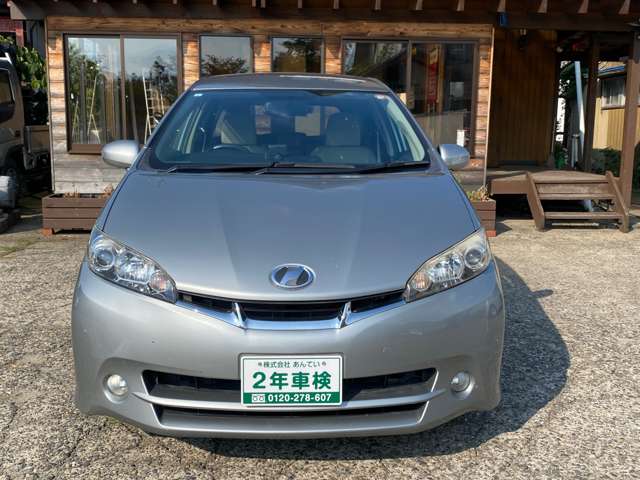 2009 Toyota Wish – thumbnail 2