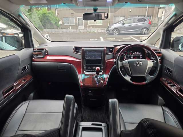 2009 Toyota Vellfire – thumbnail 2