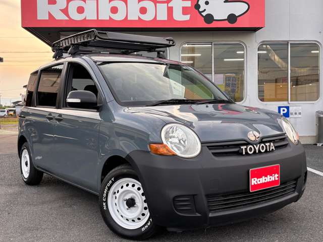 2010 Toyota Sienta – thumbnail 2
