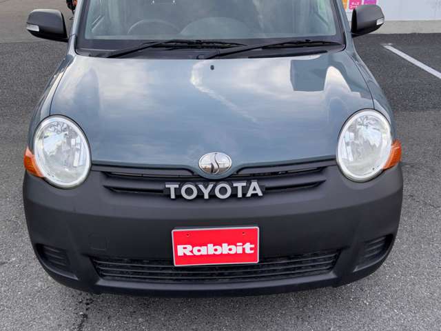 2010 Toyota Sienta – thumbnail 3