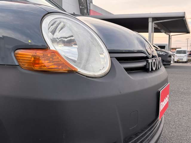 2010 Toyota Sienta – thumbnail 4