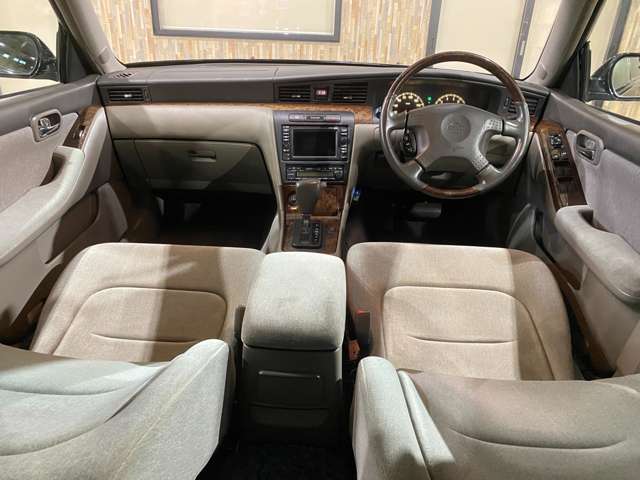 2002 Nissan Laurel – thumbnail 4