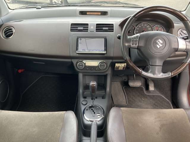 2009 Suzuki Swift – thumbnail 2