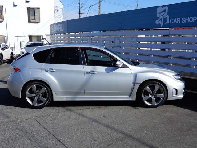 2009 Subaru Impreza Hatchback STI – thumbnail 3