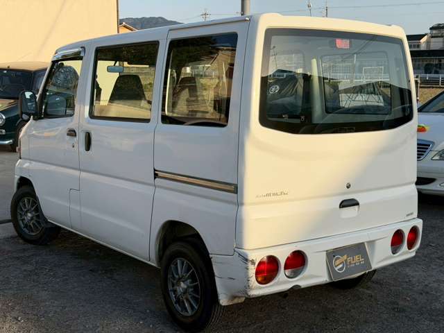 2010 Mitsubishi Minicab Van – thumbnail 2