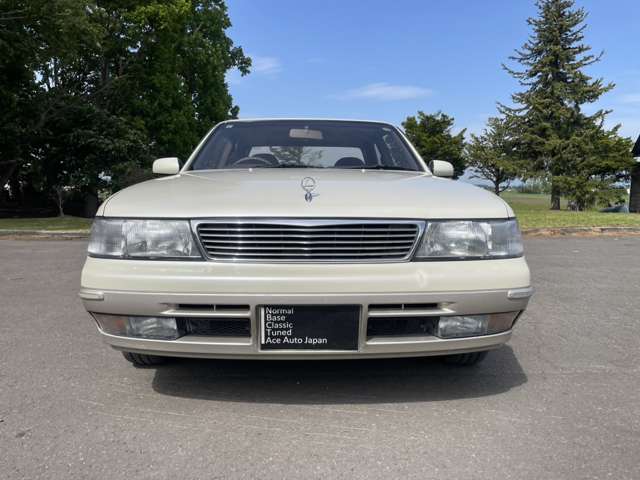 1993 Nissan Laurel – thumbnail 2