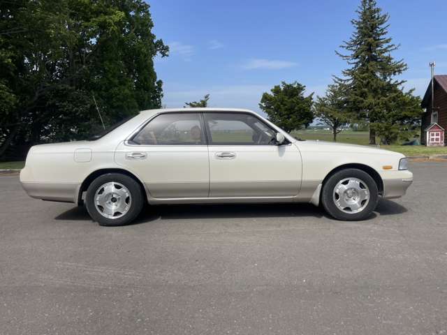 1993 Nissan Laurel – thumbnail 4