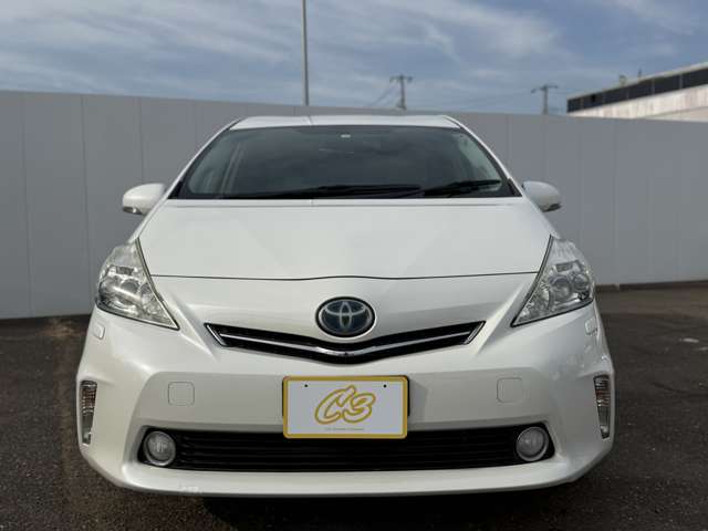 2011 Toyota Prius Alpha – thumbnail 4