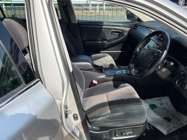 2005 Toyota Crown Athlete – thumbnail 3