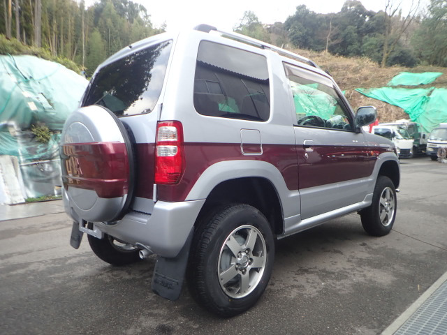 2010 Mitsubishi Pajero Mini – thumbnail 3