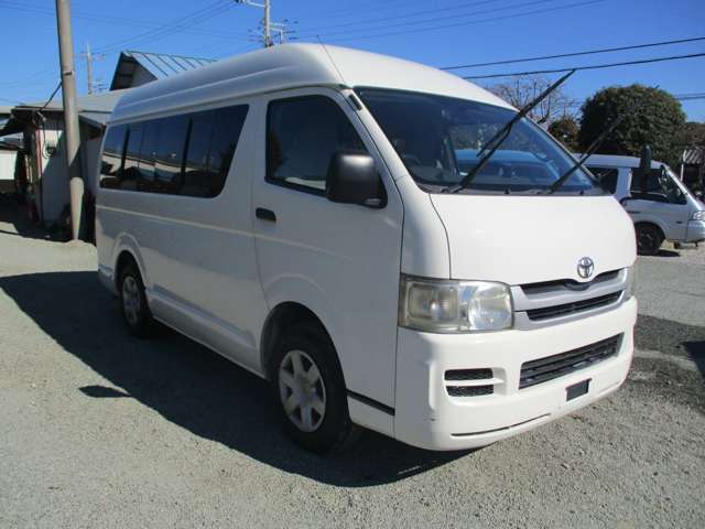 2009 Toyota Hiace – thumbnail 4