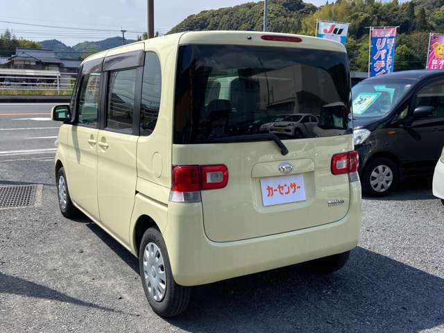 2010 Daihatsu Tanto – thumbnail 2