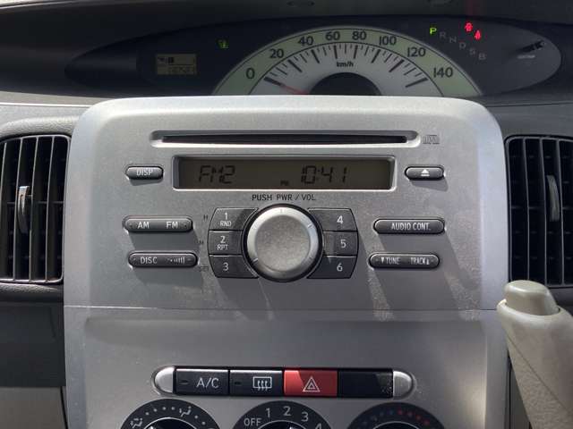 2010 Daihatsu Tanto – thumbnail 3