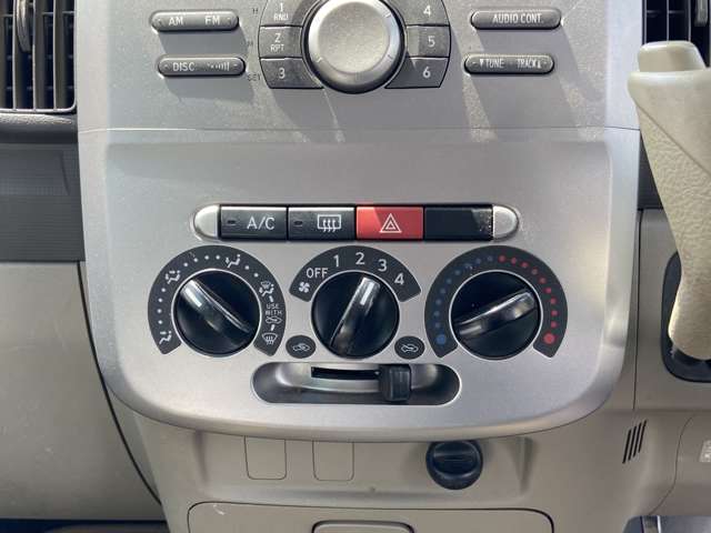 2010 Daihatsu Tanto – thumbnail 4