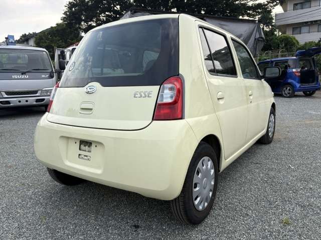 2010 Daihatsu Esse – thumbnail 4