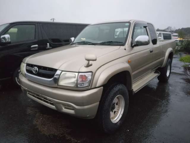2004 Toyota Hilux – thumbnail 4