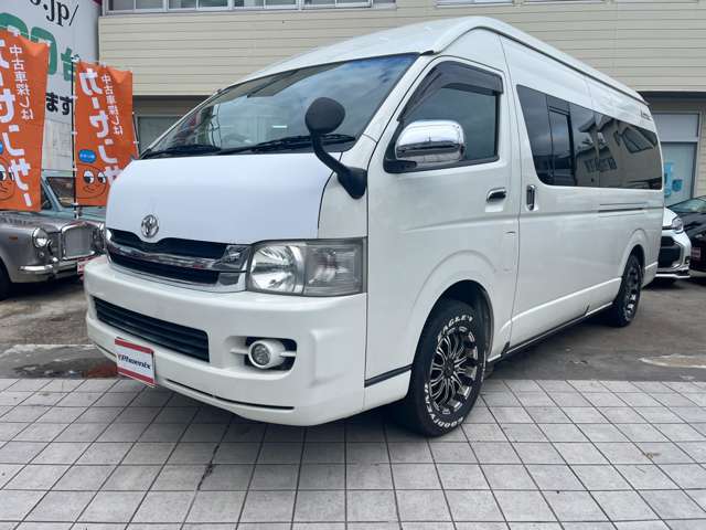 2009 Toyota Regius Ace – thumbnail 2