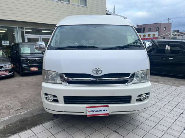 2009 Toyota Regius Ace – thumbnail 3