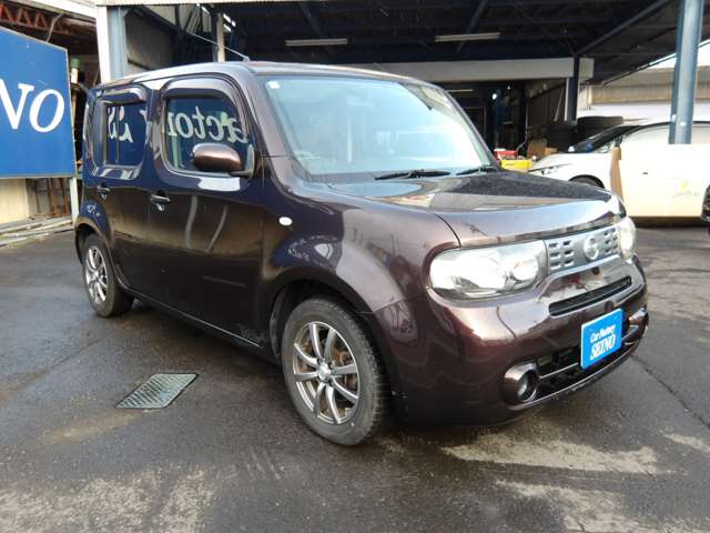 2010 Nissan Cube – thumbnail 3