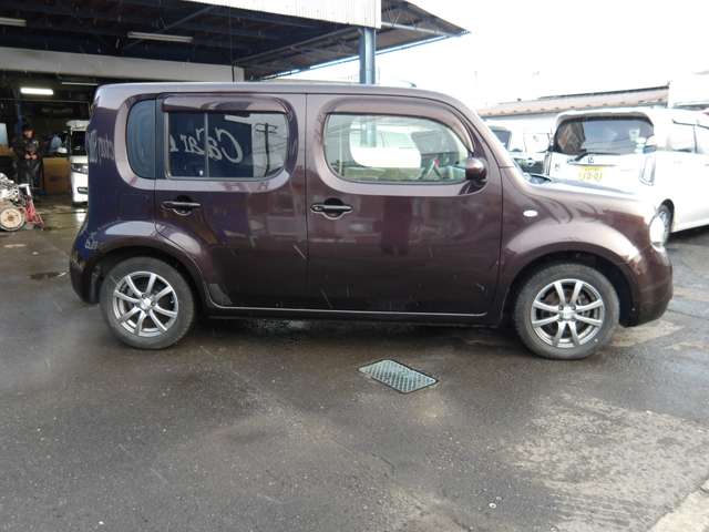 2010 Nissan Cube – thumbnail 4