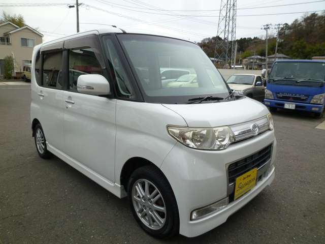 2010 Daihatsu Tanto – thumbnail 3