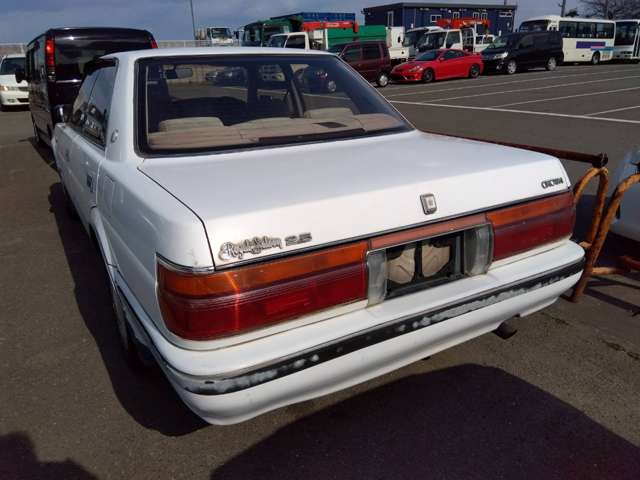 1990 Toyota Crown – thumbnail 2
