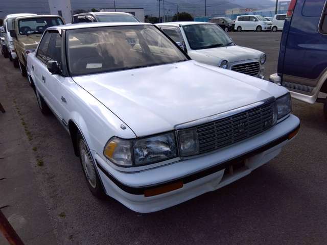1990 Toyota Crown – thumbnail 3