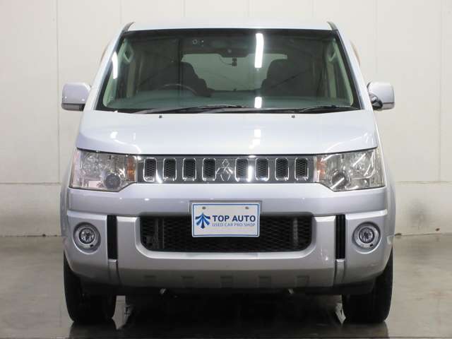 2009 Mitsubishi Delica D:5 – thumbnail 4