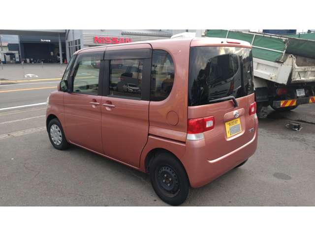 2010 Daihatsu Tanto – thumbnail 4