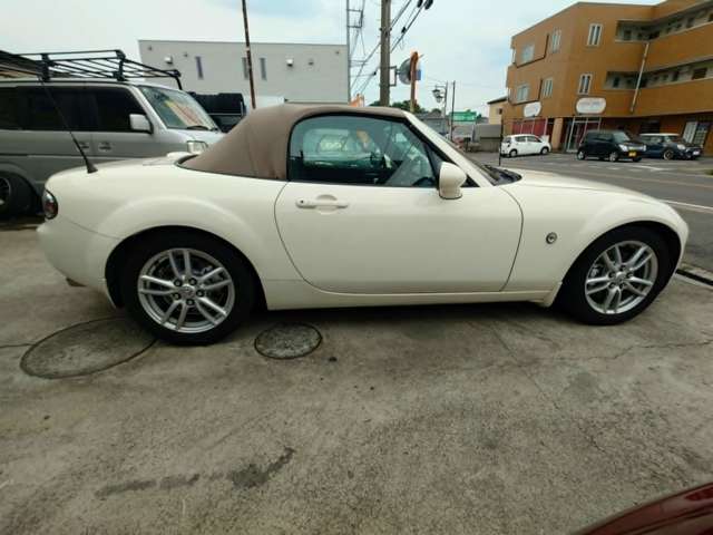 2005 Mazda Roadster – thumbnail 4