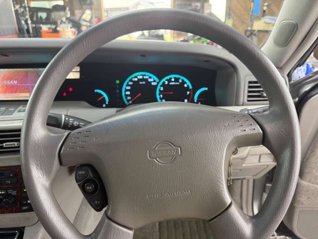 1999 Nissan Cedric – thumbnail 2